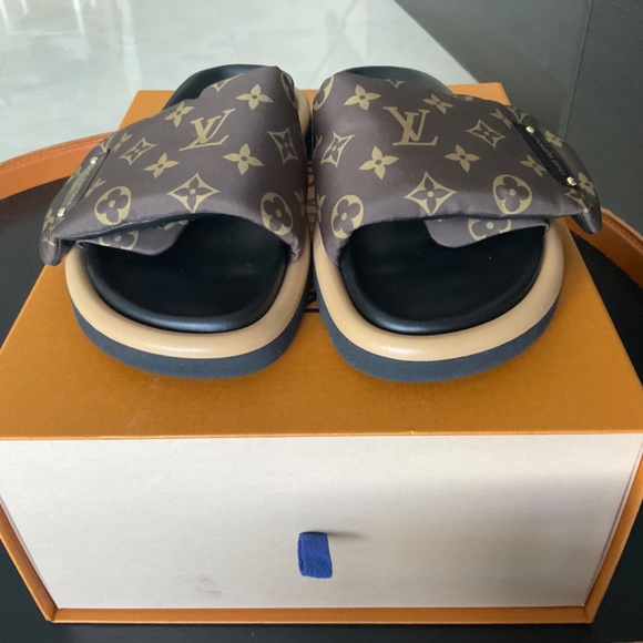 NEW Louis Vuitton Pool pillow Slippers - Picture 3 of 10